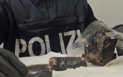 Droga consegnata a domicilio: nove arresti a Roma e sul litorale
