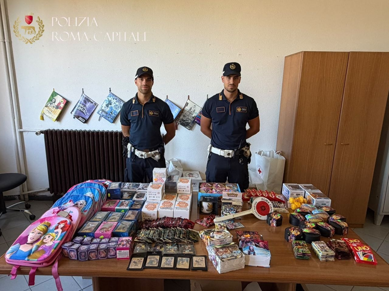 Carte Pokémon false, sequestri in sei negozi a Roma