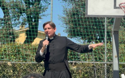 Quarticciolo, minacce a don Coluccia: tre denunciati